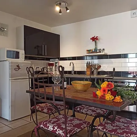Well Equipped Apartment, Large Terrace, Bbq & Wifi Ria