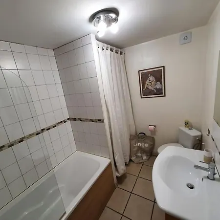 Well Equipped Apartment, Large Terrace, Bbq & Wifi Apartment