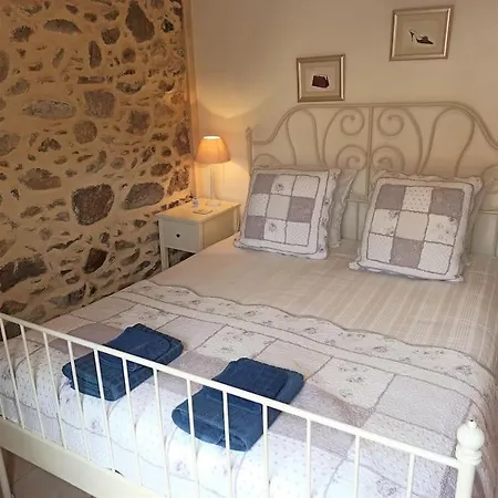 Apartment Well Equipped Apartment, Large Terrace, Bbq & Wifi
