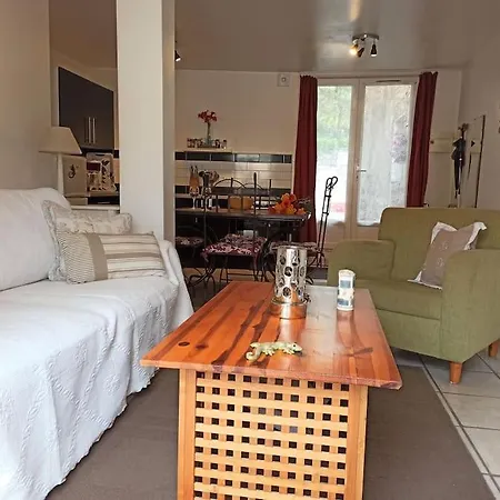 Apartment Well Equipped Apartment, Large Terrace, Bbq & Wifi *