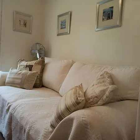 Well Equipped Apartment, Large Terrace, Bbq & Wifi Appartamento Ria