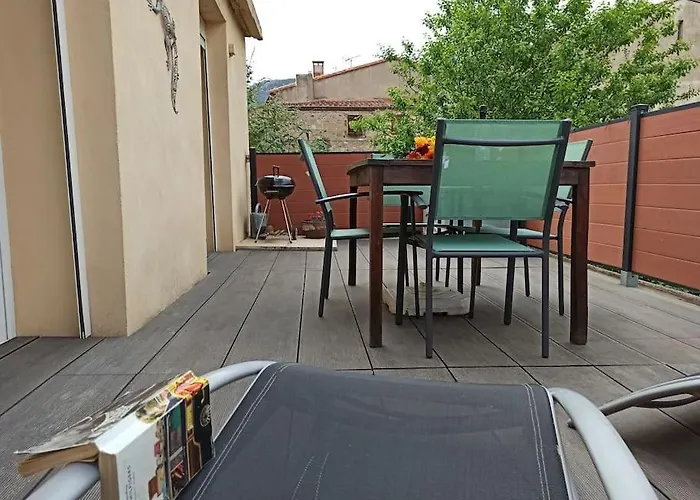 Well Equipped Apartment, Large Terrace, Bbq & Wifi