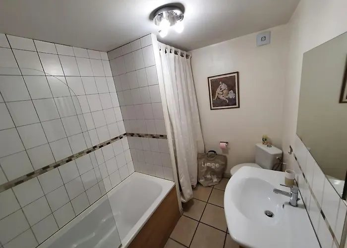 Well Equipped Apartment, Large Terrace, Bbq & Wifi Διαμέρισμα